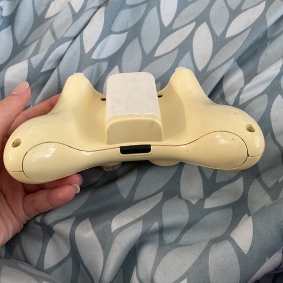 Xbox360 controller SOLD AS IS - Picture 3 of 7